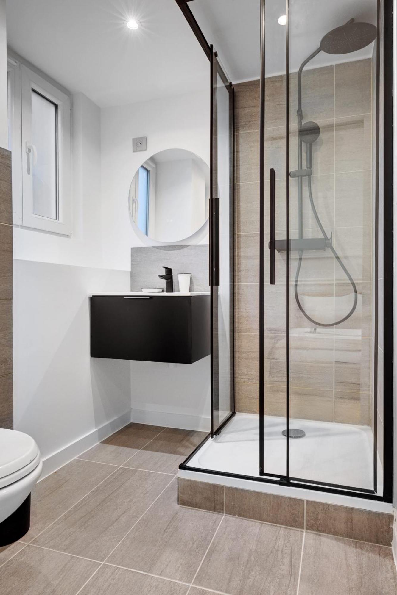 Duplex Luxueux Avec Billard Et Baignoire Paris