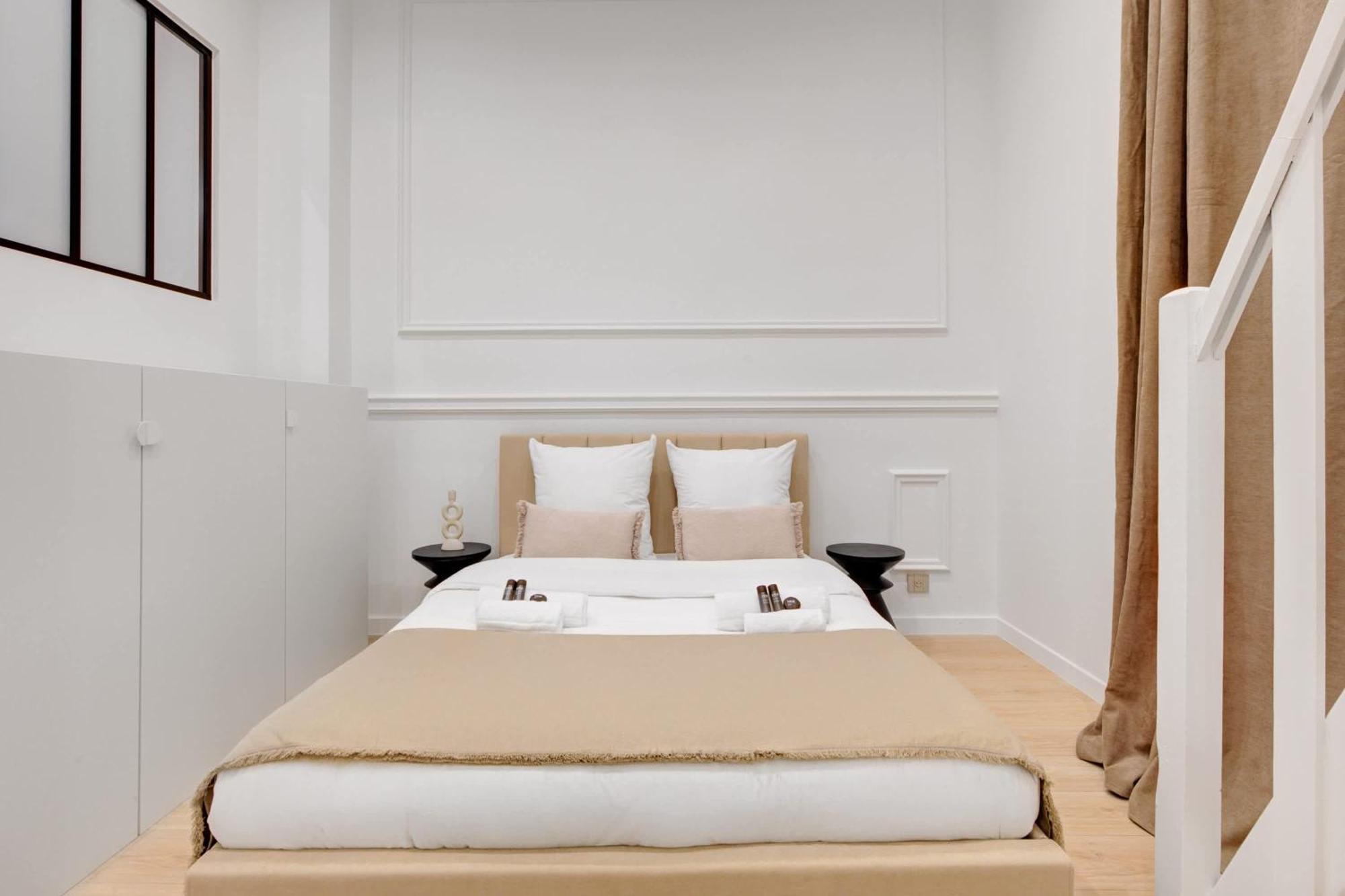 Duplex Luxueux Avec Billard Et Baignoire * Paris