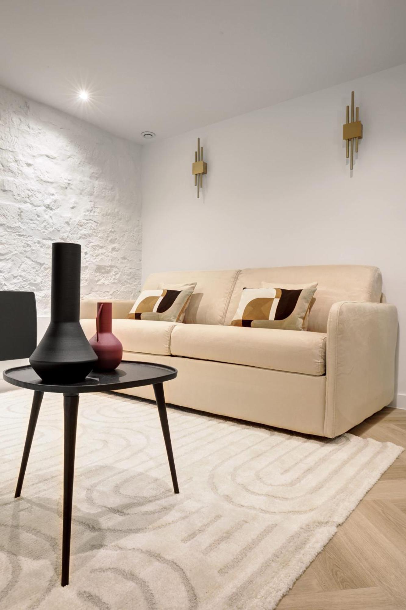 Duplex Luxueux Avec Billard Et Baignoire *