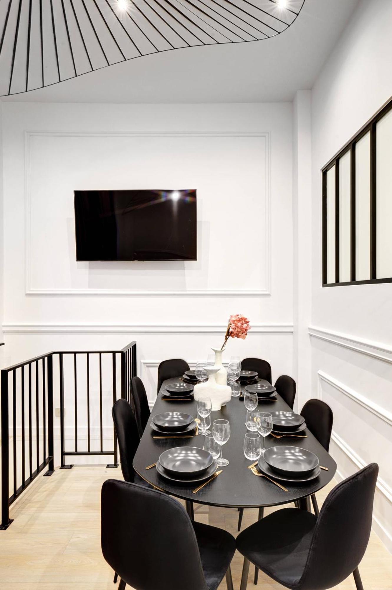 Apartment Duplex Luxueux Avec Billard Et Baignoire *