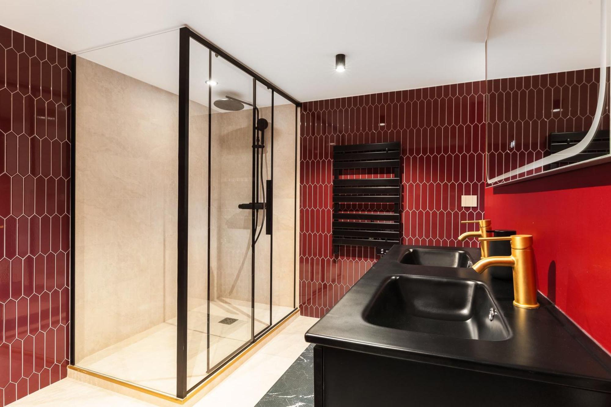 Duplex Luxueux Avec Billard Et Baignoire *