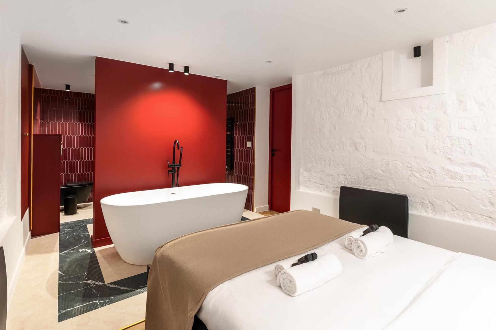 Duplex Luxueux Avec Billard Et Baignoire Apartment